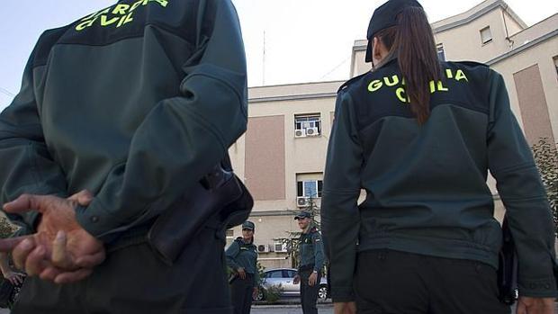 La Guardia Civil: «No tenemos plantilla suficiente pero hay que reforzar lo que otros no hacen»
