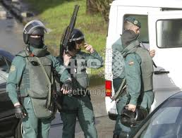 ‘Escrache’ a la unidad de élite de la Guardia Civil en el País Vasco. Los proetarras difunden fotografías con los rostros de los agentes para que se marchen