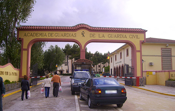 Desalojan la Academia de Guardias 