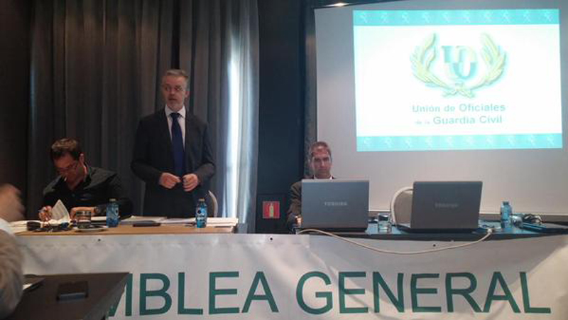 ASAMBLEA GENERAL DE LA UNIÓN DE OFICIALES: Los Oficiales indignados con el trato recibido por el Gobierno 