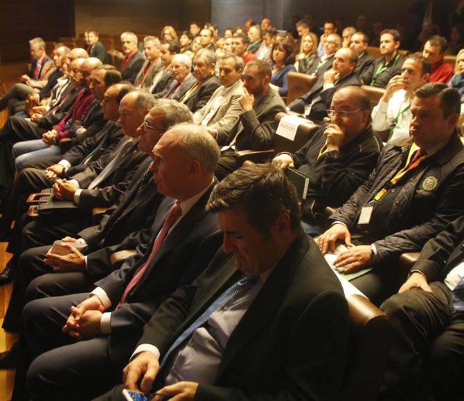 La ciudad  de Ferrol acoge el congreso de la Unión de Oficiales de la Guardia Civil