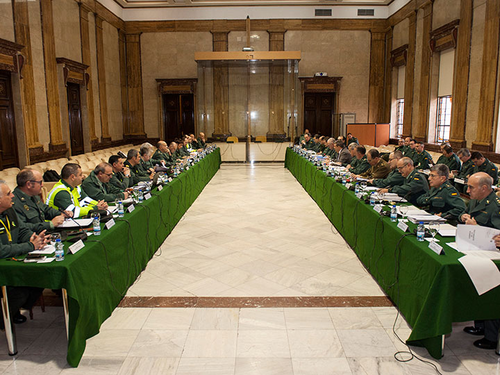 Las asociaciones de mandos UO y ASES temen un peor escenario en la relación de la Dirección General con las asociaciones profesionales