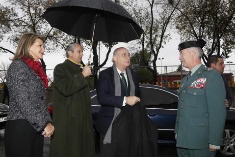 Interior condecora en bloque a toda la cúpula de la Guardia Civil con la mayor distinción del cuerpo