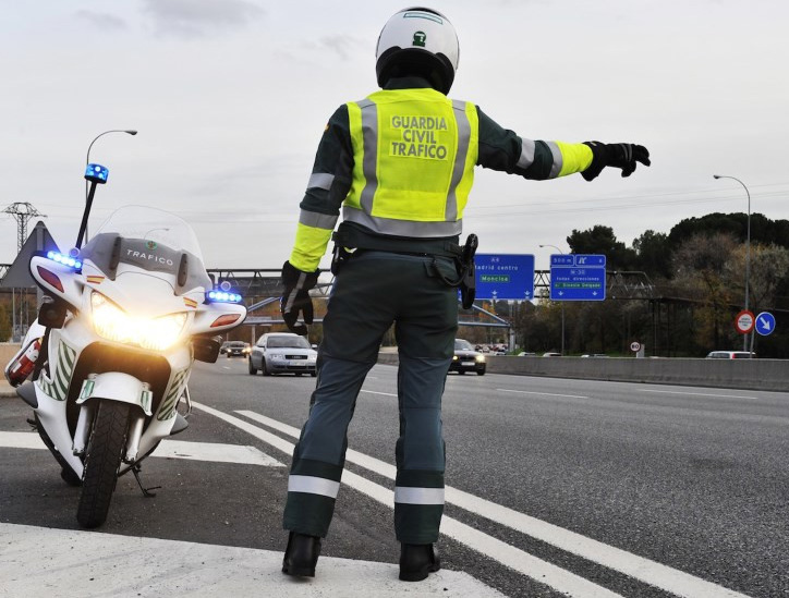 LA GUARDIA CIVIL NO COBRA MAS POR MULTAR