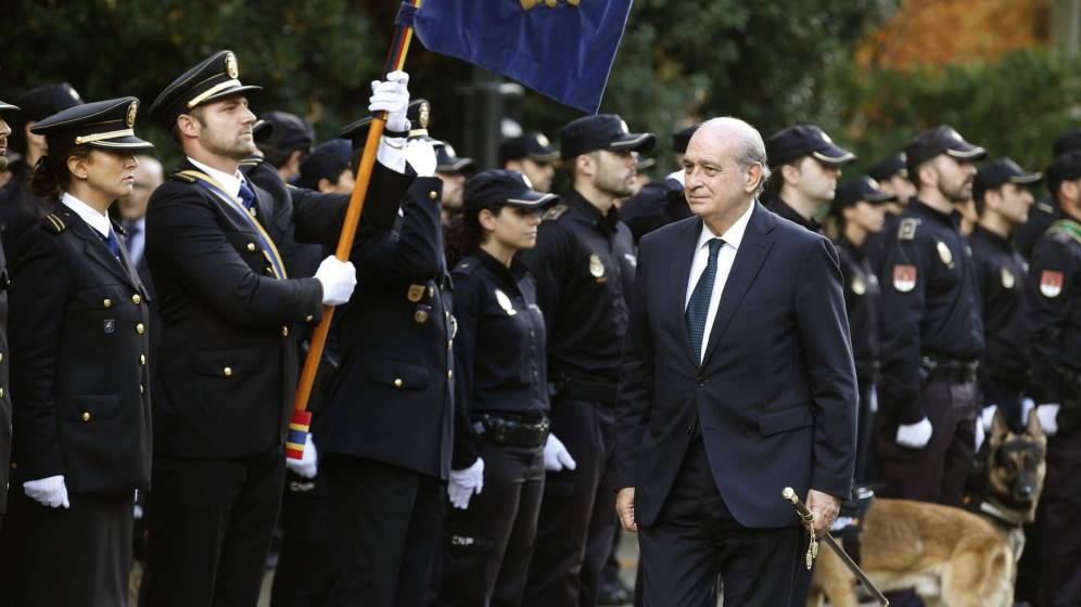 Interior planea otra oposición de 5.000 plazas en 2017 para Policía y Guardia Civil