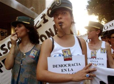 Los guardias civiles indignados protestarán de forma “llamativa” contra la ‘ley de castas’