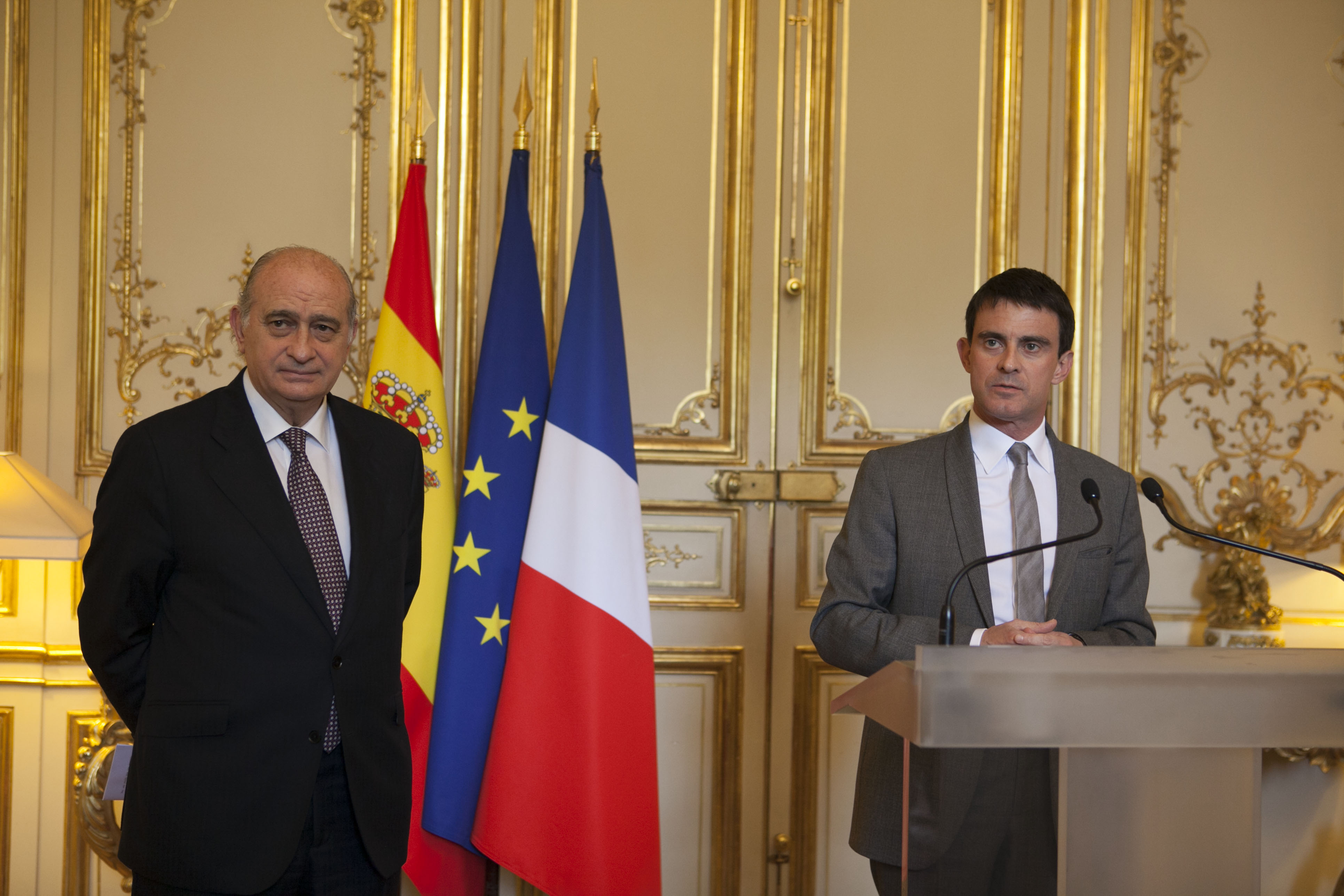 Nota de Prensa: ¿PARA QUÉ QUEREMOS UN MINISTRO DE INTERIOR QUE APOYA ANTES A UN FRANCÉS QUE A UN ESPAÑOL?