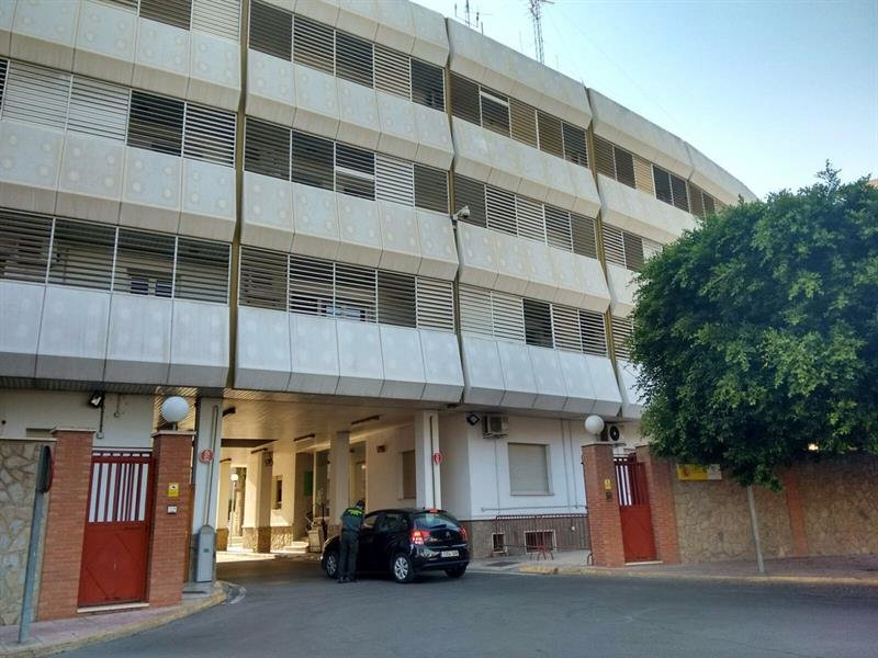 Unión de Oficiales de estreno en Almería