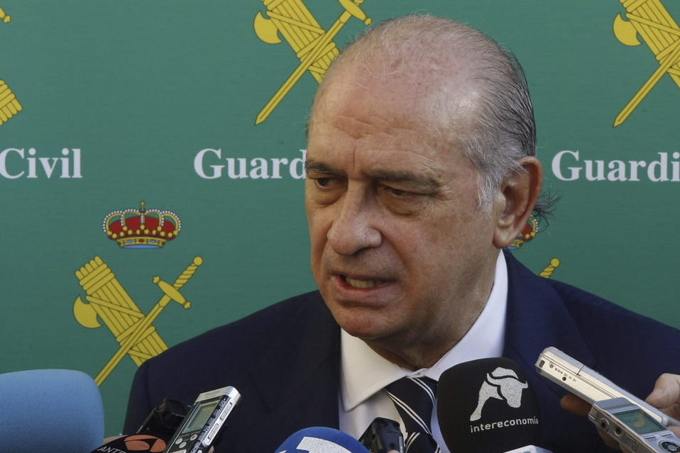 El Ministro de Interior se reúne con los Guardias Civiles imputados en Ceuta